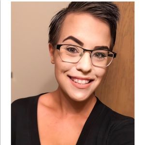 Meet your Posher, Brianna